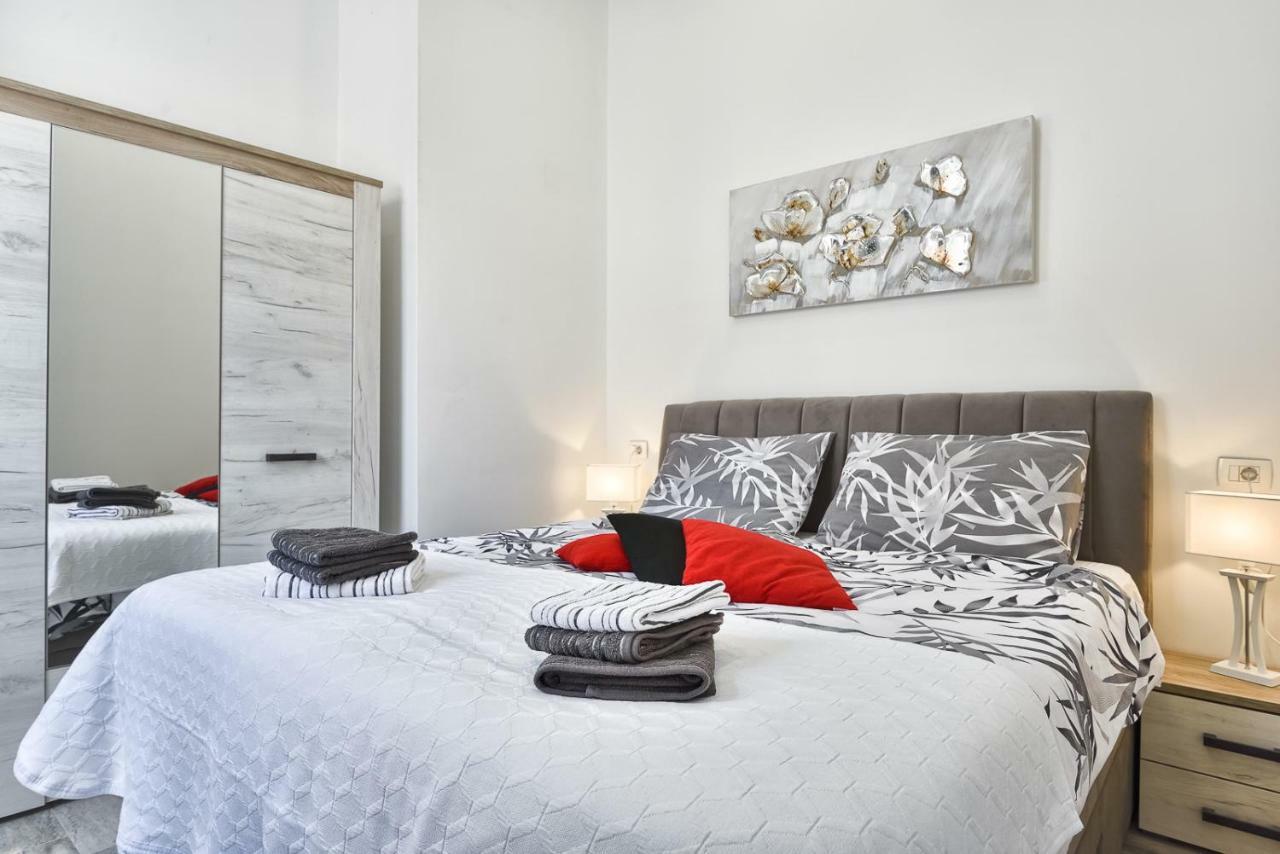 PUY Apartment 20M From Arena מראה חיצוני תמונה